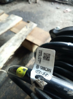 Пружина передняя левая Kia Optima JF Hybrid 2,0 2016-2019 54630E6804 54630C1043