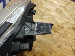 Фара передняя правая дефект креплений Honda Pilot 33100SZAA11