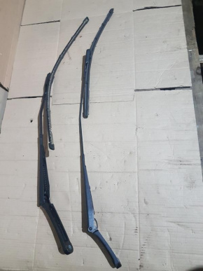 Поводок дворника прав Volkswagen Passat B7 2.5 USA CBTA 2011 561955410, 561955406 00-00001841