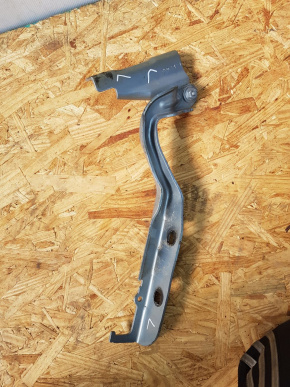 Петля капота левая DODGE DART 2013-2016 68082131AA 68082131AA