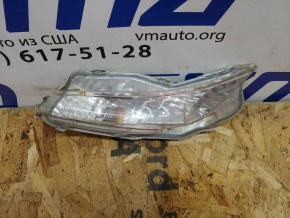 Поворотник левый дефект крепления Toyota Camry V55 2AR-FE 2015-2017 8152006050 00-00008159