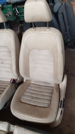 Кожаный салон бежевый Volkswagen Passat B7 2.5 USA CBUA 2011-2015 561881805SOQU 561885405AQUFG 561881806AHOQU