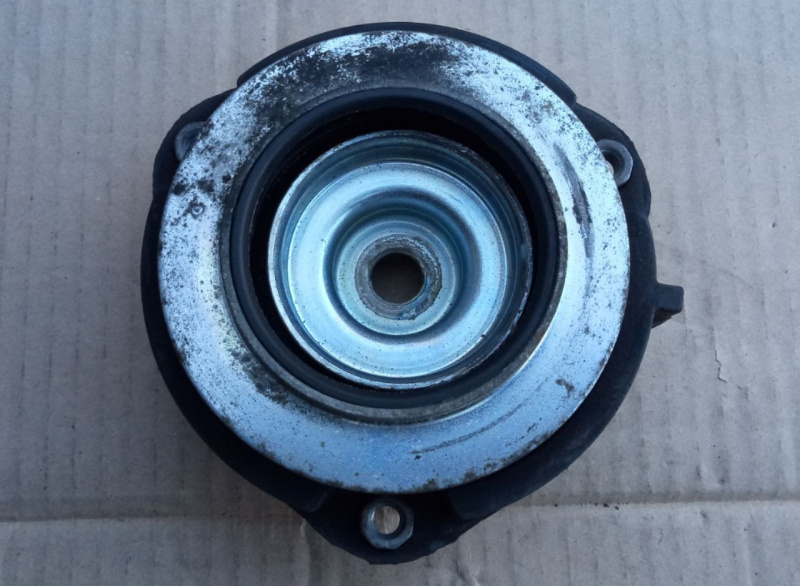 Опора амортизатора перед прав Volkswagen Passat B7 2.5 1.8 USA 2011-2015 1K0412331C