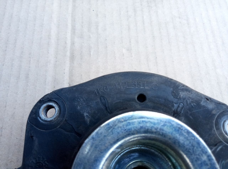 Опора амортизатора перед прав Volkswagen Passat B7 2.5 1.8 USA 2011-2015 1K0412331C