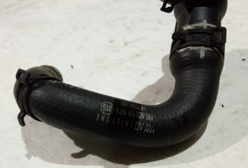 Патрубок системы охлаждения Volkswagen Passat B7 1.8 USA CPRA 2011-2015 5C0121157A