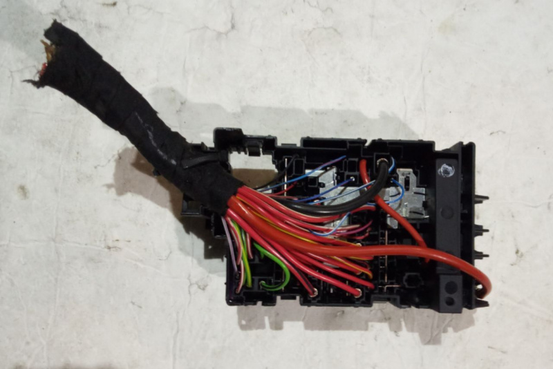 Блок предохранителей Volkswagen Jetta VI 2.0 162 CBPA 2011-2018 5C0937819H 5C0937132A 5C0907361