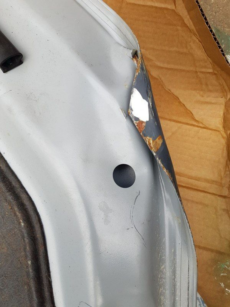 Капот дефект Mazda 3 BK 2.0 LF17 2003-2008 BNYV5231XB