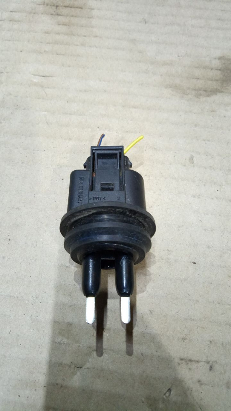 Датчик уровня бачка стеклоомывателя Volkswagen Passat B7 2.5 USA CBTA 2011-2014 7M0919376