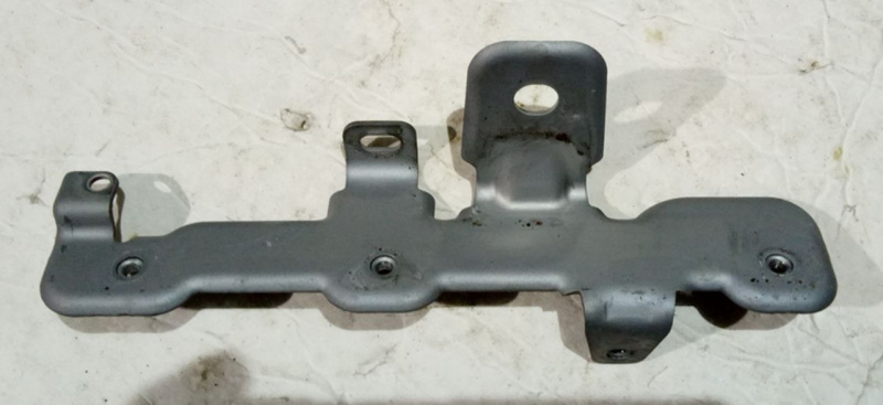 Кронштейн теплоизоляции турбины Volkswagen Passat B7 1.8 USA CPRA 2011-2015 06K145383