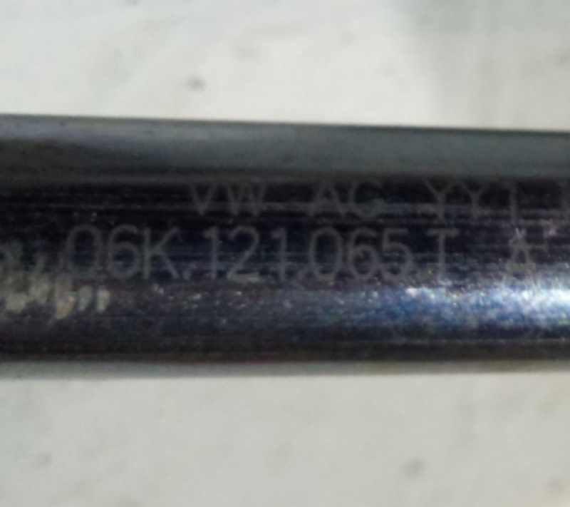 Трубка системы охлаждения Volkswagen Passat B7 1.8 USA CPRA 2011-2015 06K121065T