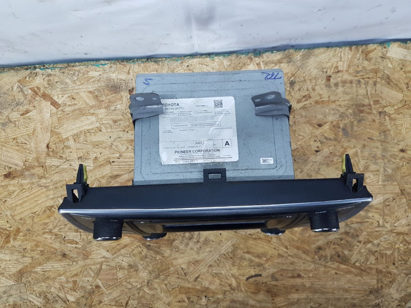 Дисплей радио дисковод проигрыватель Toyota Camry 55 USA 2015-2017 8614006660