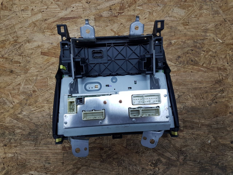 Дисплей радио дисковод проигрыватель Toyota Camry 55 USA 2015-2017 8614006660