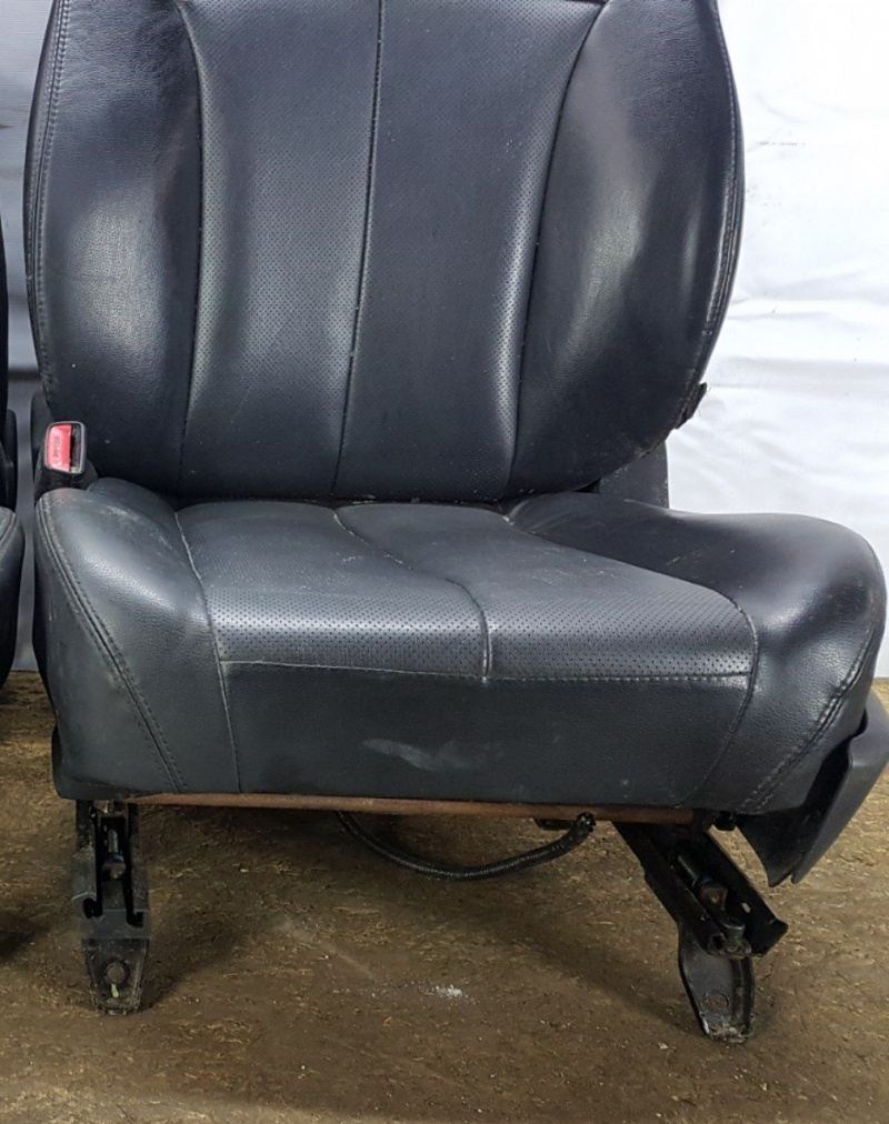 Водительское сидение кожаное SUBARU OUTBACK EJ25 2010-2014 64140AJ03BVH