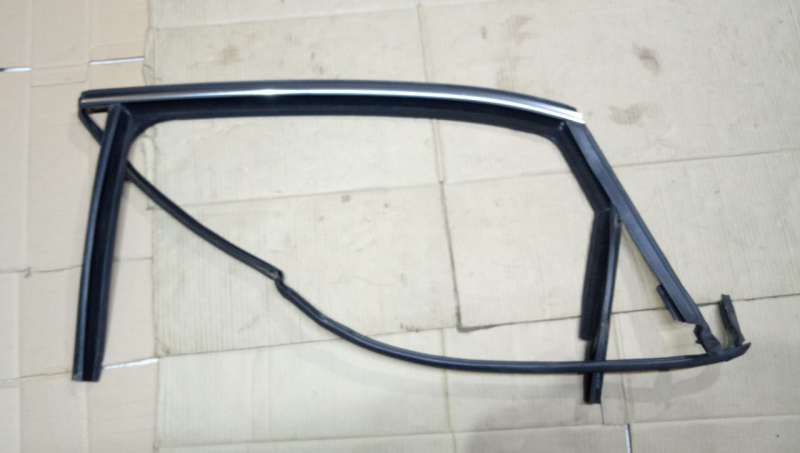 Уплотнитель стекла зад лев Volkswagen Passat B7 2.5 1.8 USA 2011-2015 561839431P5AP