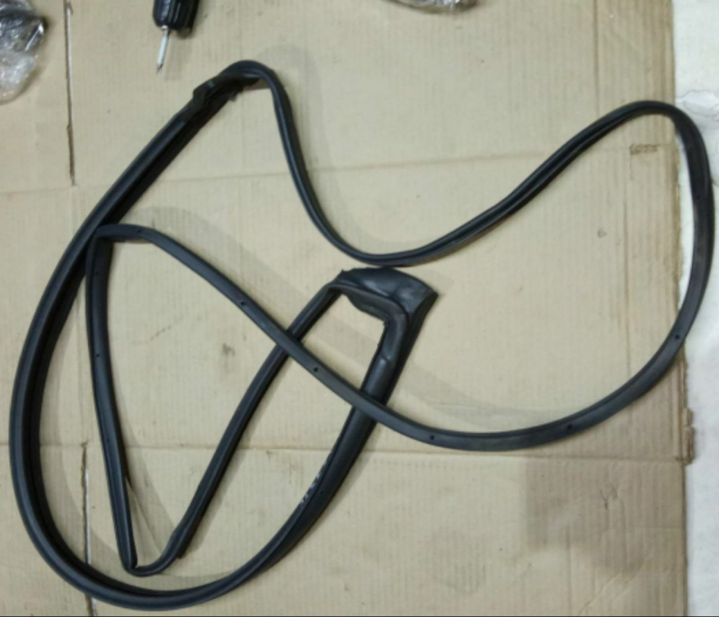 Уплотнитель двери передней, левой (на двери) Toyota Camry 40 2.4 2AZ-FE 2006-2011 6786206040