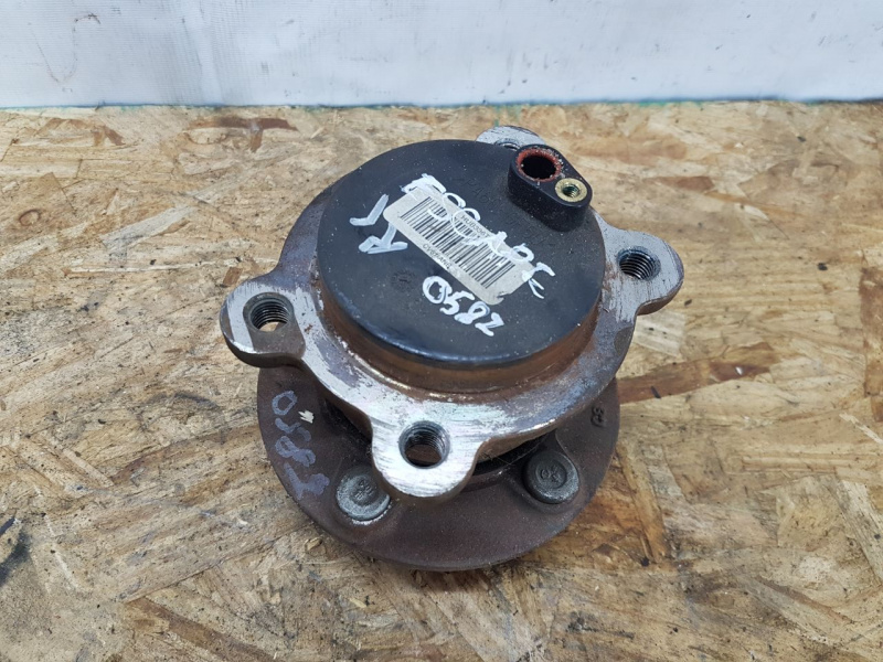 Ступица задняя левая Ford Escape MK3 2015 CV6Z1104F