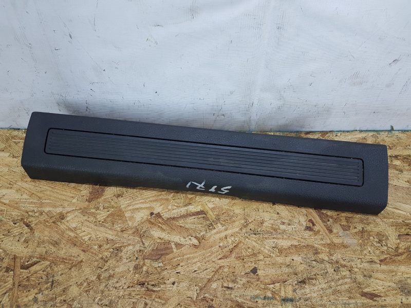 Накладка порога переднего правого FORD FLEX 2009-2019 8A8Z7413208AA