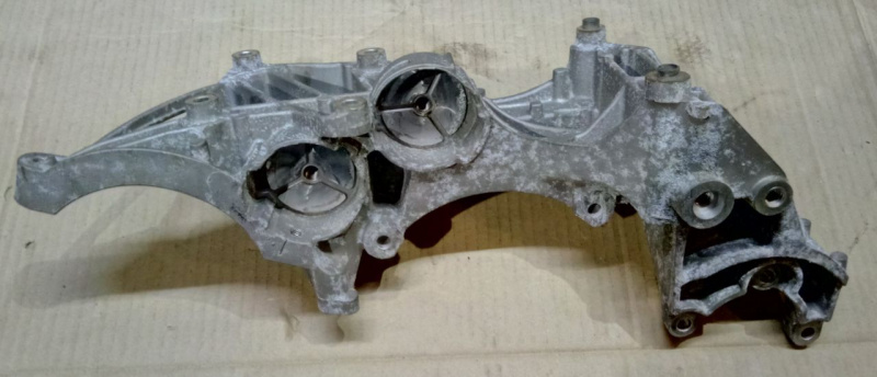 Кронштейн крепления генератора и ГУР Volkswagen Passat B7 2.5 USA 2011-2015 07K903143E 07K903141B