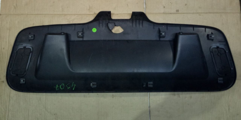 Обшивка крышки багажника Volkswagen Passat B7 2.5 1.8 USA 2011-2015 561867605D82V