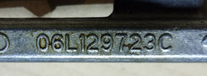 Крепление впускного коллектора Volkswagen Passat B7 1.8 USA CPRA 2011-2015 06L129723C