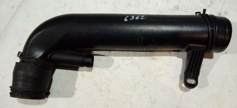 Патрубок воздушного фильтра Volkswagen Passat B7 1.8 USA CPRA 2011-2015 5C0129654 5c0129656