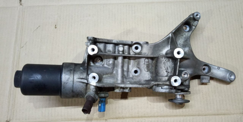 Кронштейн генератора и компрессора кондиционера VW Volkswagen Passat B7 1.8 USA CPRA 2011-2015 06K903143