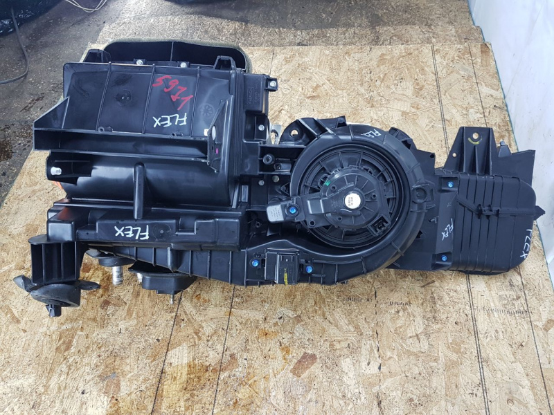 Печка в сборе manual FORD FLEX 2009-2019 8G1Z18471C