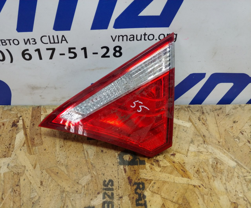 Фонарь внутренний крышка багажника правый Toyota Camry V55 2AR-FE 2015-2017 8158006410